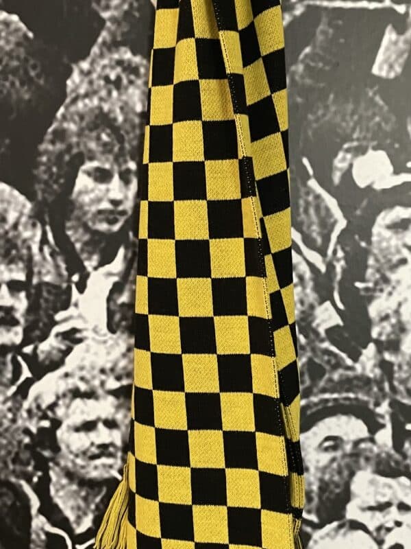 Skjerf Gulsvart Anno 1917